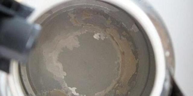 烧水壶水垢如何快速去除（除烧水壶里的水垢的最好办法）(1)