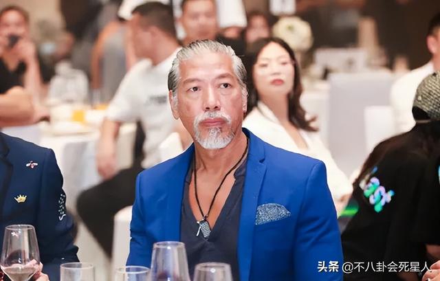 香港演员男明星大全表（18位港圈老牌男神现状）(32)
