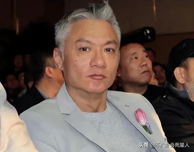 香港演员男明星大全表（18位港圈老牌男神现状）(37)