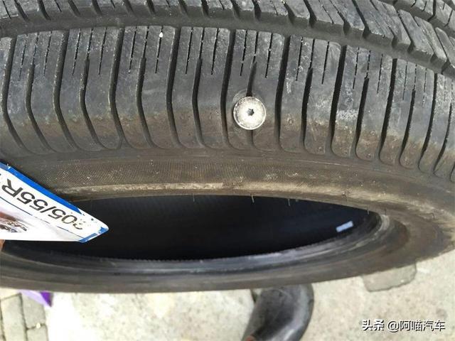 汽车轮胎漏气怎么办（老司机教你轮胎总漏气解决方法）(2)