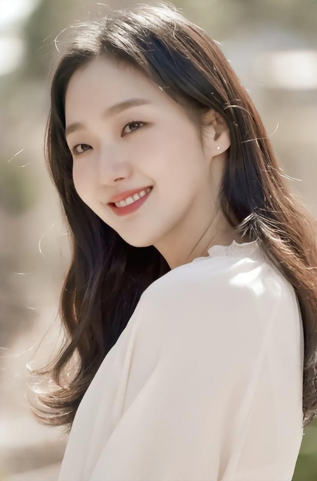 韩国明星女艺人排名（2022年韩国“10大最美女演员”排名）(49)